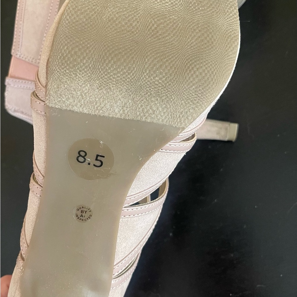 Woman’s heels only worn twice